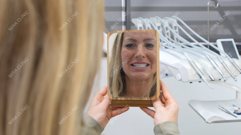 Natural-Looking Hollywood Smile